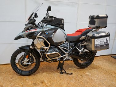 Detailaufnahme BMW R1250 GS ADV Mietmotorrad von Hispania Tours